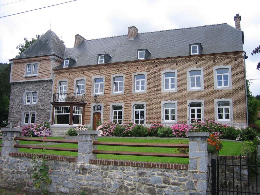 Готель Le Richmond Godinne Екстер'єр фото